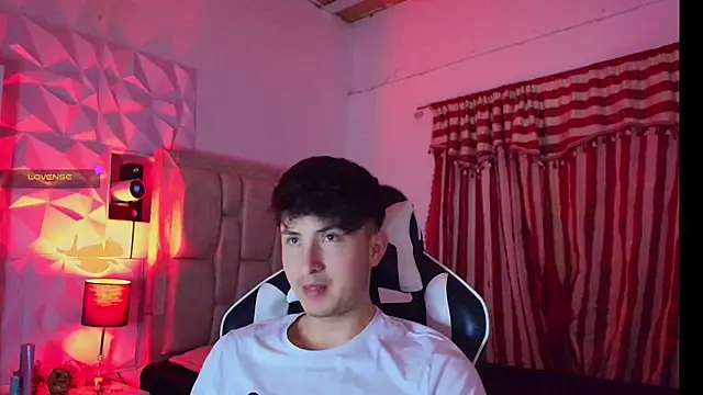 santyago taylor online show from 01/12/25, 12:18