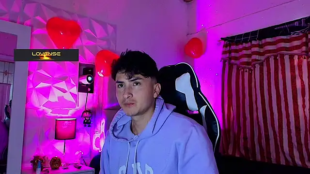 santyago taylor online show from 02/24/25, 07:09