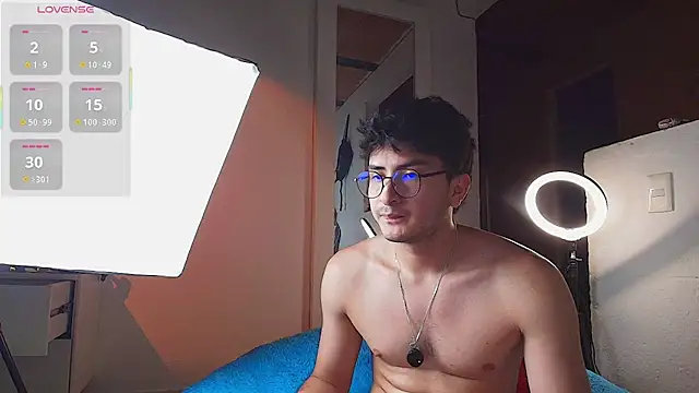 santyago taylor online show from 05/19/26, 01:56