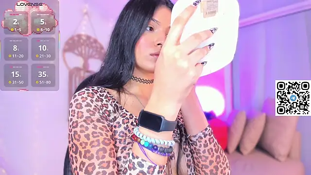 Snapshot of aisha_sakina chatting on 10/12/25, 10:42 aisha sakina online show from 10/12/25, 10:42