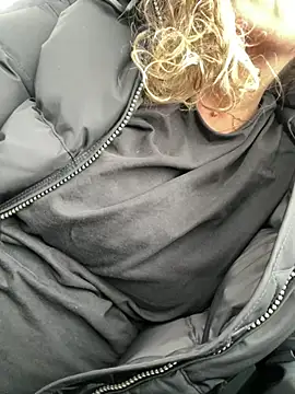 JenniLowen online show from 02/04/25, 12:33