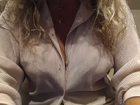 JenniLowen online show from 09/16/25, 06:14