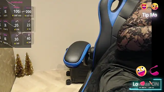 Snapshot of JenniLowen chatting on 02/03/26, 08:08 JenniLowen online show from 02/03/26, 08:08