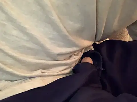 Snapshot of skatebored chatting on 12/29/24, 06:16 skatebored online show from 12/29/24, 06:16