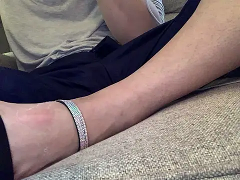 Snapshot of skatebored chatting on 12/29/24, 09:20 skatebored online show from 12/29/24, 09:20