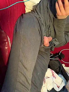 Snapshot of skatebored chatting on 03/14/25, 09:00 skatebored online show from 03/14/25, 09:00