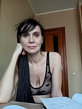 Francenia lolis online show from 03/10/25, 11:42