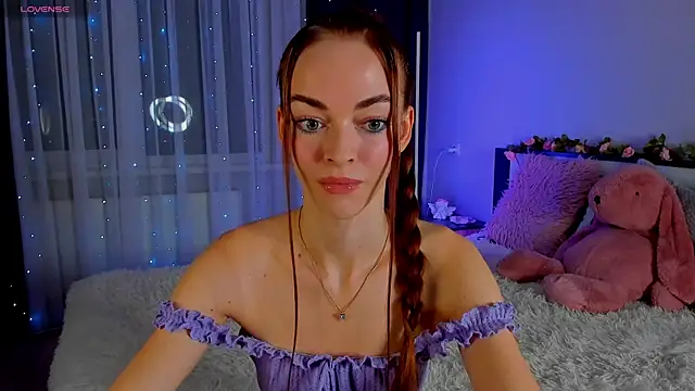 Snapshot of Undertheskin chatting on 02/01/25, 04:00 Undertheskin online show from 02/01/25, 04:00