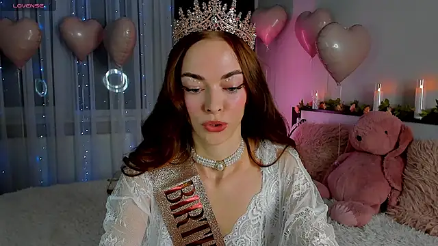 Snapshot of Undertheskin chatting on 02/08/25, 04:14 Undertheskin online show from 02/08/25, 04:14