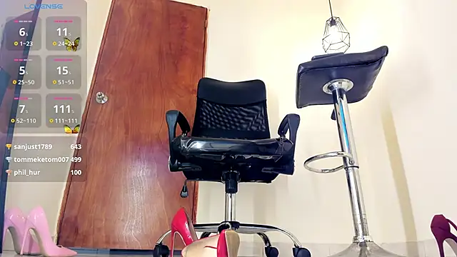 Snapshot of aitana-purple chatting on 02/10/25, 01:35 aitana-purple online show from 02/10/25, 01:35