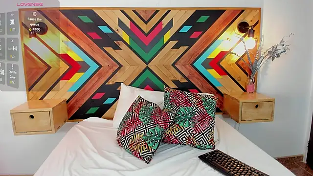 NaiirobiSwan online show from 01/18/25, 08:40