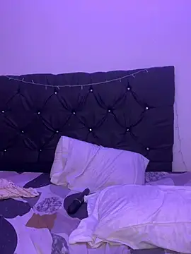 Snapshot of alisson_carolina73 chatting on 12/20/24, 02:08 alisson carolina73 online show from 12/20/24, 02:08