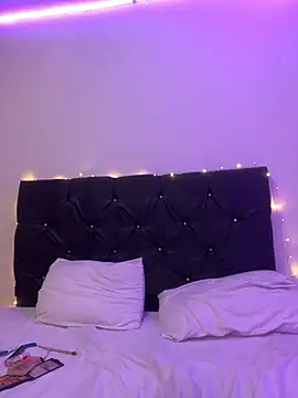 Snapshot of alisson_carolina73 chatting on 12/31/24, 11:17 alisson carolina73 online show from 12/31/24, 11:17