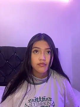 Snapshot of alisson_carolina73 chatting on 01/04/25, 02:03 alisson carolina73 online show from 01/04/25, 02:03