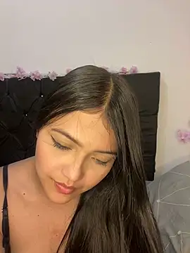 Snapshot of alisson_carolina73 chatting on 01/28/25, 02:11 alisson carolina73 online show from 01/28/25, 02:11