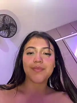 Snapshot of alisson_carolina73 chatting on 02/08/25, 06:33 alisson carolina73 online show from 02/08/25, 06:33