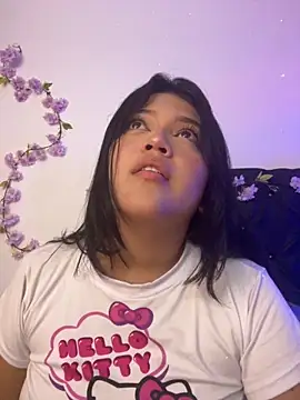 Snapshot of alisson_carolina73 chatting on 10/17/25, 04:48 alisson carolina73 online show from 10/17/25, 04:48