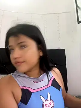 Snapshot of alisson_carolina73 chatting on 11/19/25, 10:10 alisson carolina73 online show from 11/19/25, 10:10