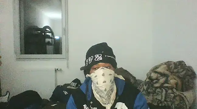 Snapshot of POPAYE972 chatting on 02/04/25, 05:10 POPAYE972 online show from 02/04/25, 05:10