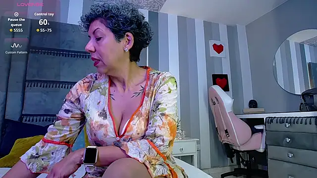 Julianewell online show from 01/09/26, 12:19