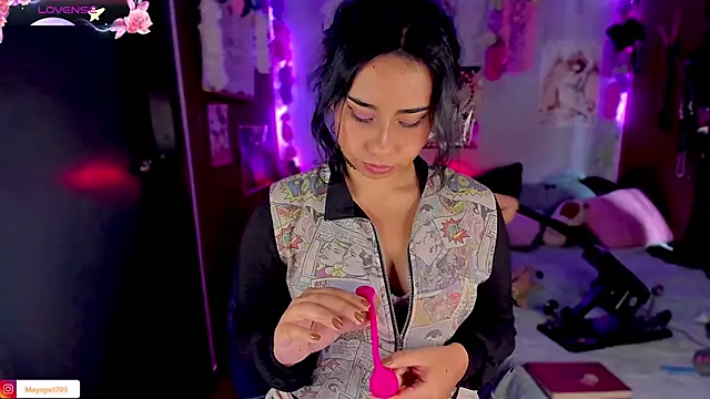 kiki cavilll online show from 03/18/25, 02:59