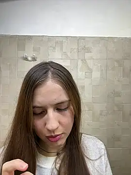 Snapshot of br00klynhaze420 chatting on 07/13/26, 06:05 br00klynhaze420 online show from 07/13/26, 06:05