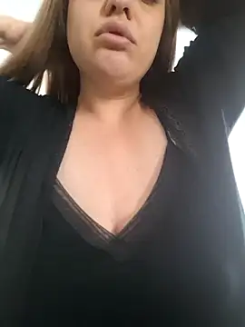 cansuozell online show from 11/22/25, 08:57