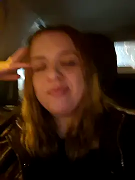 cansuozell online show from 11/25/25, 03:01