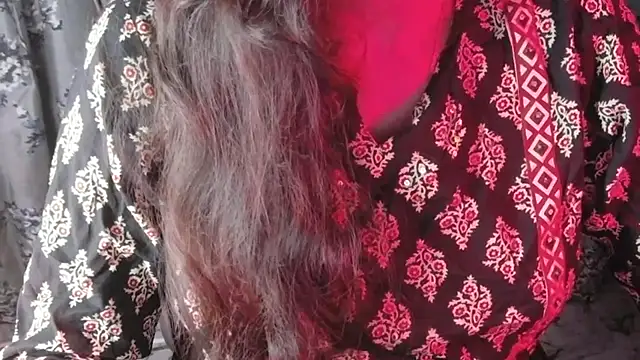 Snapshot of SexyAndHottie chatting on 07/21/26, 06:54 SexyAndHottie online show from 07/21/26, 06:54
