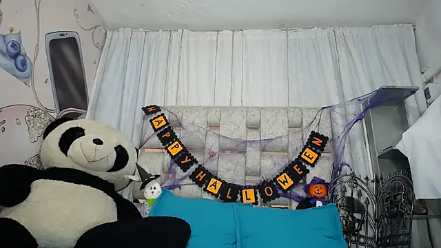 KOURTNEY-- online show from 10/26/25, 01:44