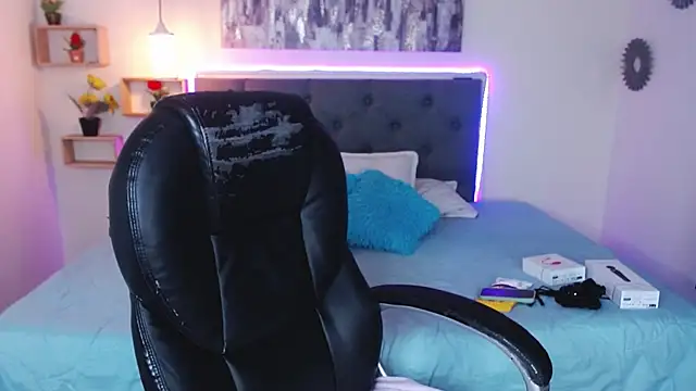 mia aira online show from 02/07/25, 08:42