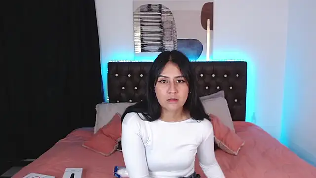 mia aira online show from 03/04/25, 07:43