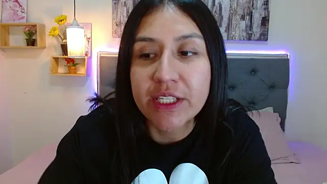 mia aira online show from 09/12/25, 03:12