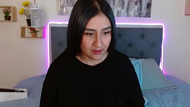 mia aira online show from 09/30/25, 03:39