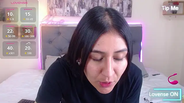 mia aira online show from 10/23/25, 03:00