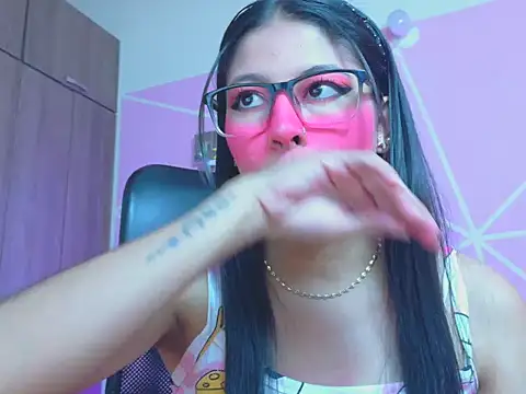  ALLYSON18  online show from 05/06/26, 11:48