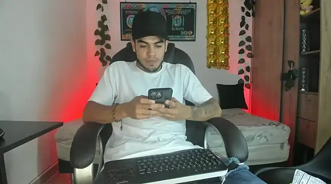 mikee scooth online show from 02/11/25, 04:01