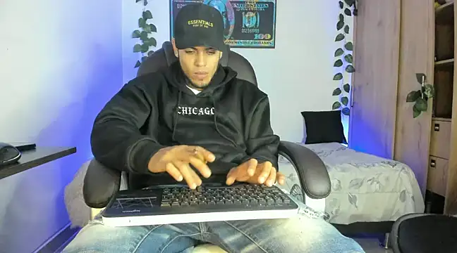 mikee scooth online show from 02/17/25, 02:09