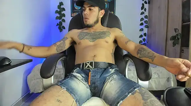 mikee scooth online show from 02/17/25, 05:14