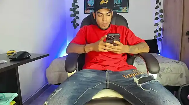 mikee scooth online show from 02/19/25, 04:44