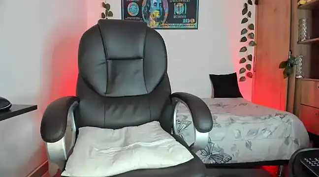 mikee scooth online show from 02/25/25, 06:47