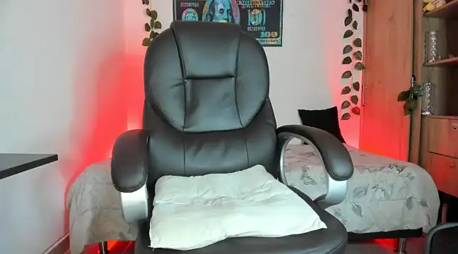 mikee scooth online show from 02/26/25, 04:25