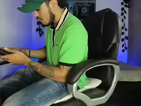 mikee scooth online show from 03/16/25, 03:25