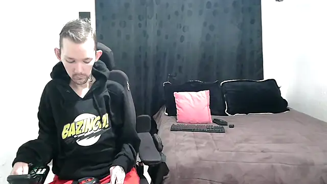 Sophia and Thomas online show from 02/13/25, 11:50