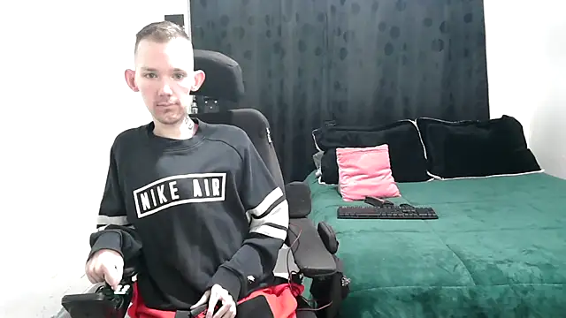 Sophia and Thomas online show from 03/03/25, 09:55