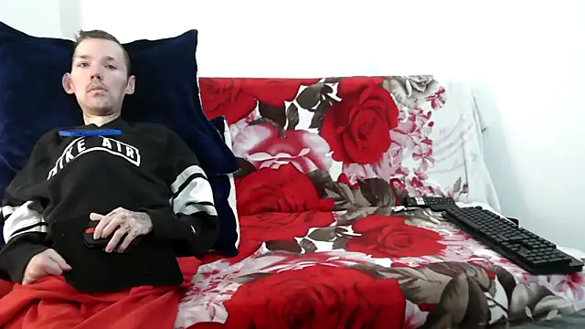 Sophia and Thomas online show from 12/17/25, 09:43