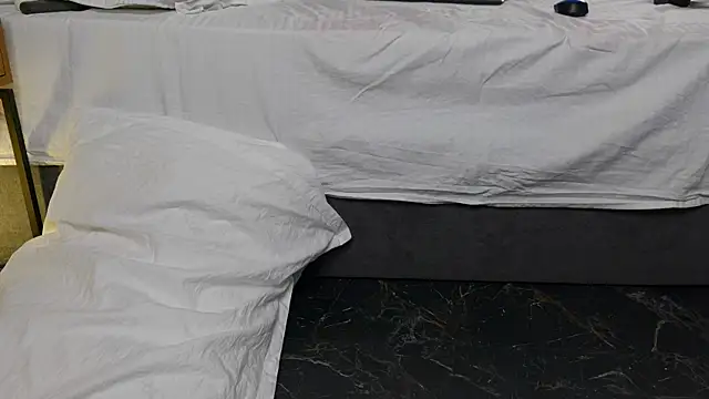 Snapshot of celestara chatting on 02/15/25, 10:11 celestara online show from 02/15/25, 10:11