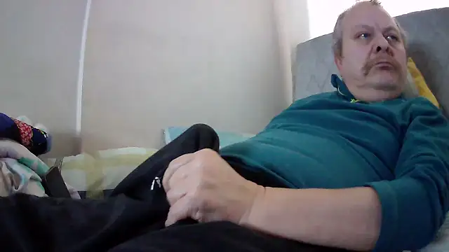 Snapshot of amylrmm1903 chatting on 01/19/25, 01:33 amylrmm1903 online show from 01/19/25, 01:33