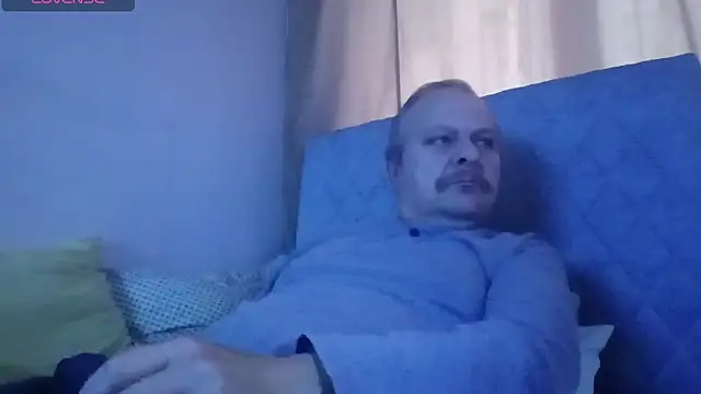 Snapshot of amylrmm1903 chatting on 11/11/25, 12:49 amylrmm1903 online show from 11/11/25, 12:49