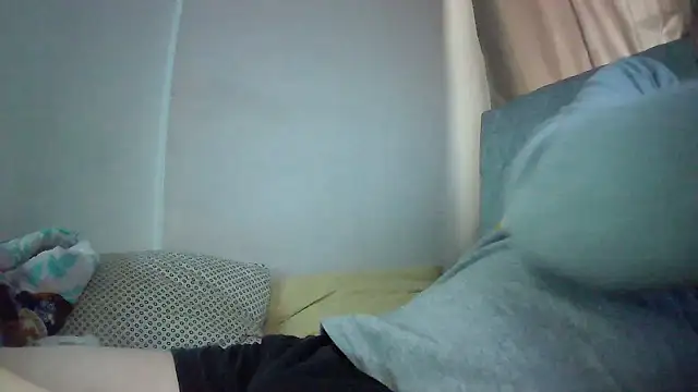 amylrmm1903 online show from 12/21/25, 11:17